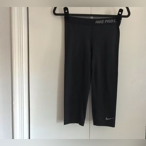Nike pro combat crop compression pants small